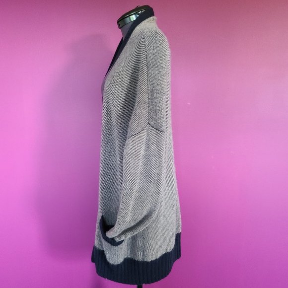 Aritzia Talula Belmont Angora & Cashmere Blend Navy & Taupe Cardigan Medium - Picture 7 of 9